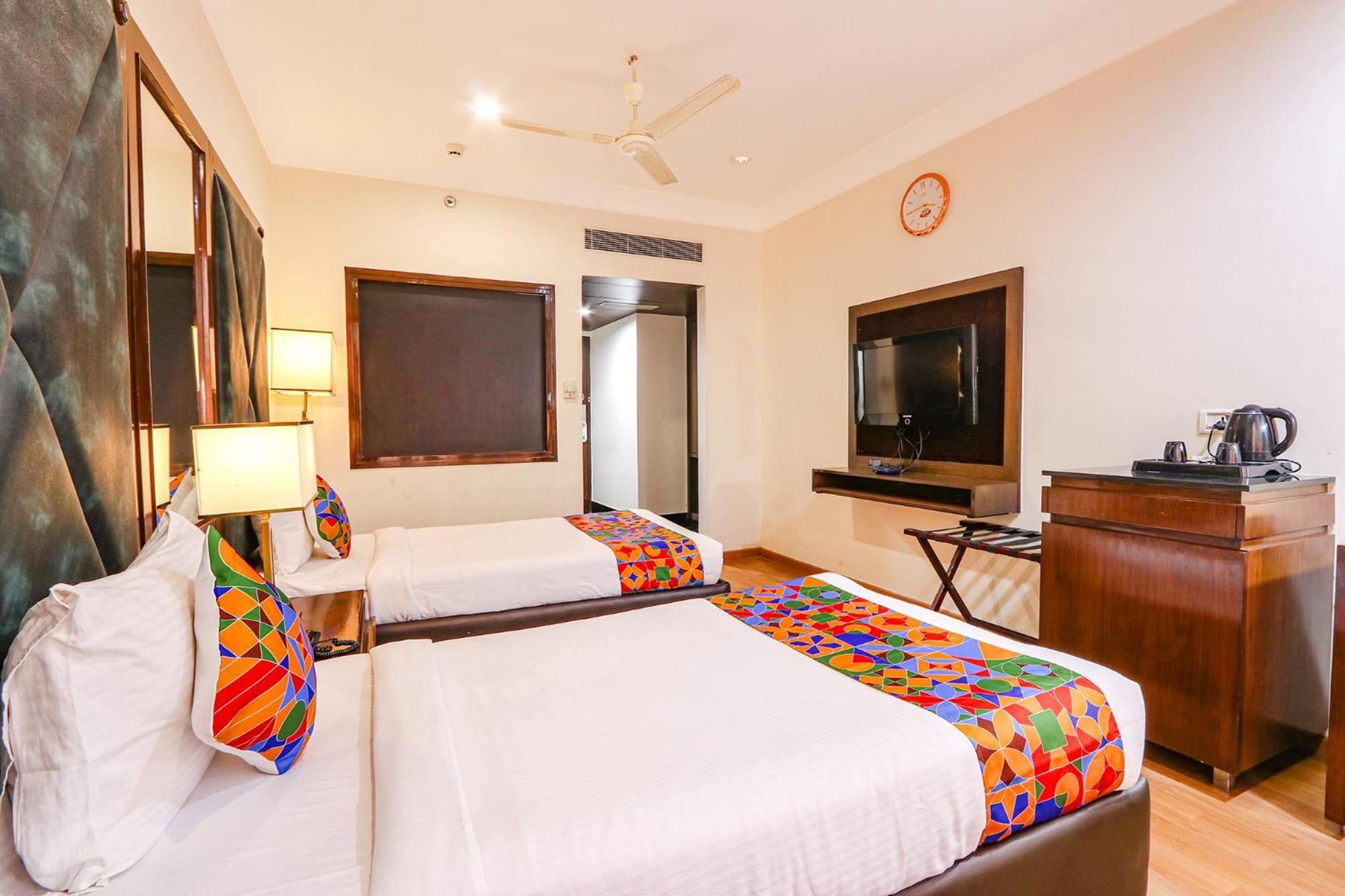 Fabhotel Prime Svm Grand - Banjara Hills ไฮเดอราบัด ภายนอก รูปภาพ
